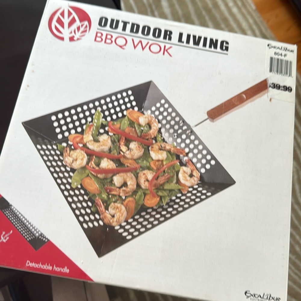 Main Outdoor living  BBQ Grill wok  Non Stick Stir Fry Pan New $40
